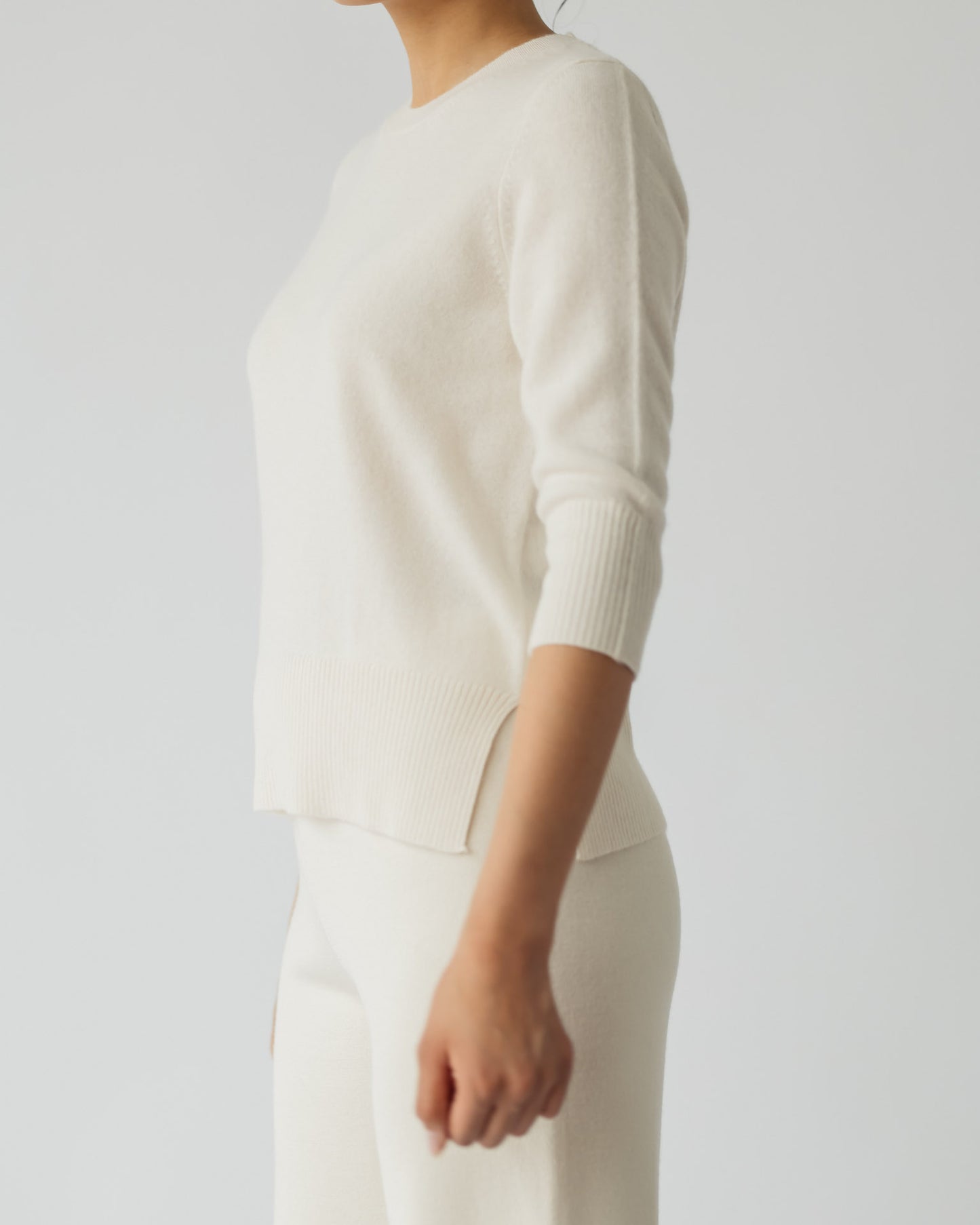 Pure Cashmere C-neck Top with Slits