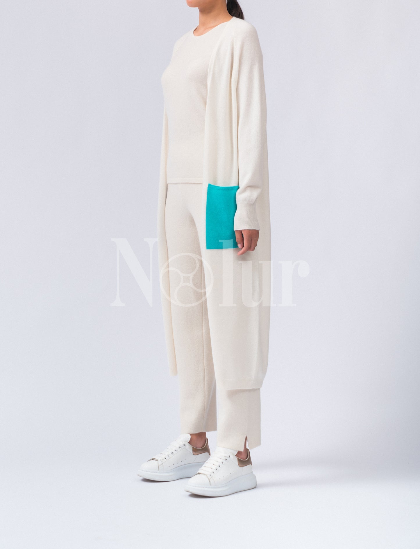 Pure Cashmere Cardigan with Colorful Pokets
